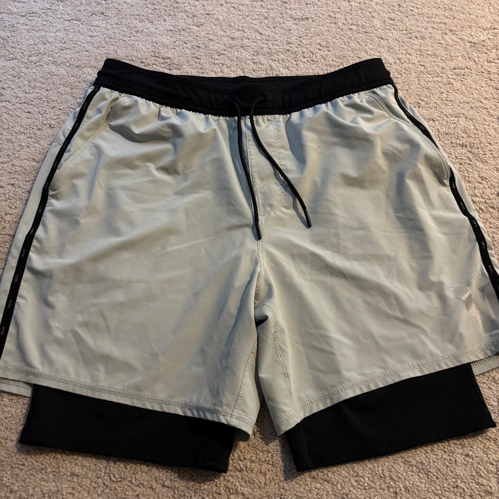 Men’s Vuori size Large